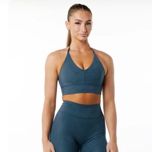 Alphalete Alphalux Wonder Bra in Whale Blue (M)